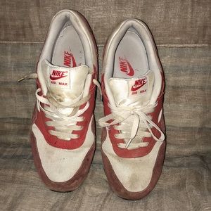 Nike max 1 Essentials “University Red/Black 2014